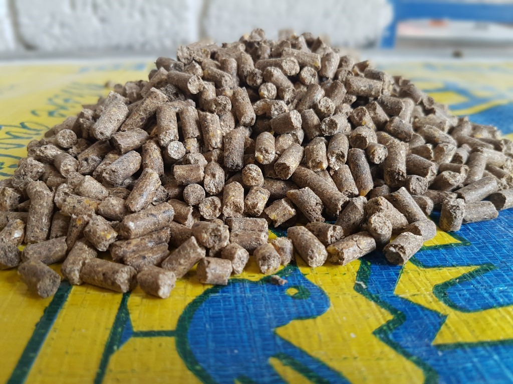 X PIG SOW & BOAR PELLETS 40KG