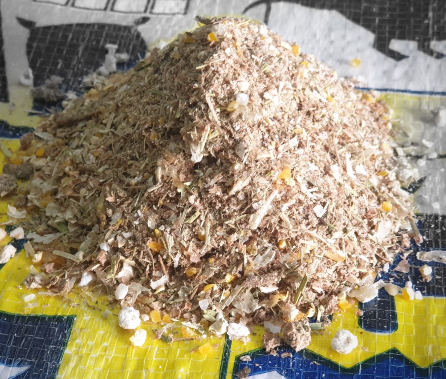 X PIG PORKER ECONO MEAL 40KG